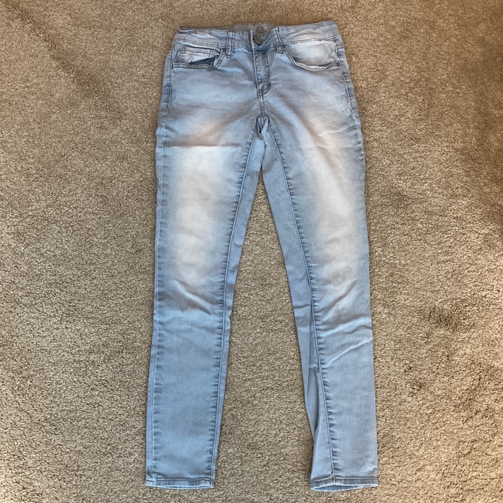 SO light wash jeans